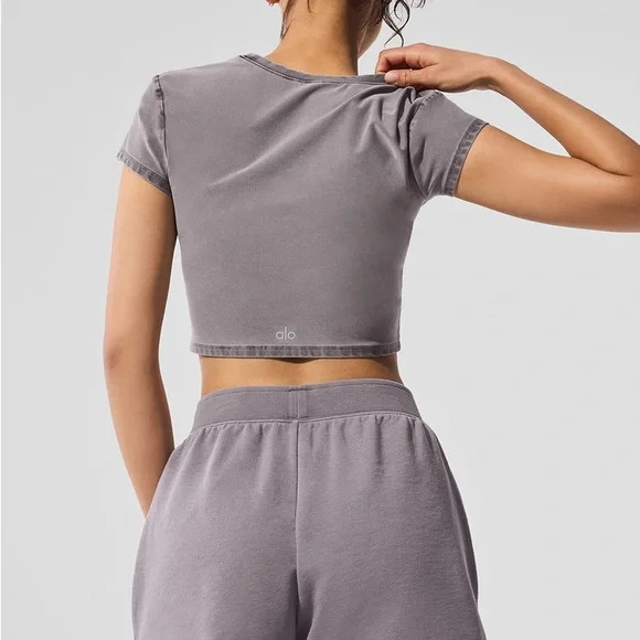 NWT 🌟 ALO Yoga alosoft crop finesse Short Sleeve Top - Picture 5 of 7